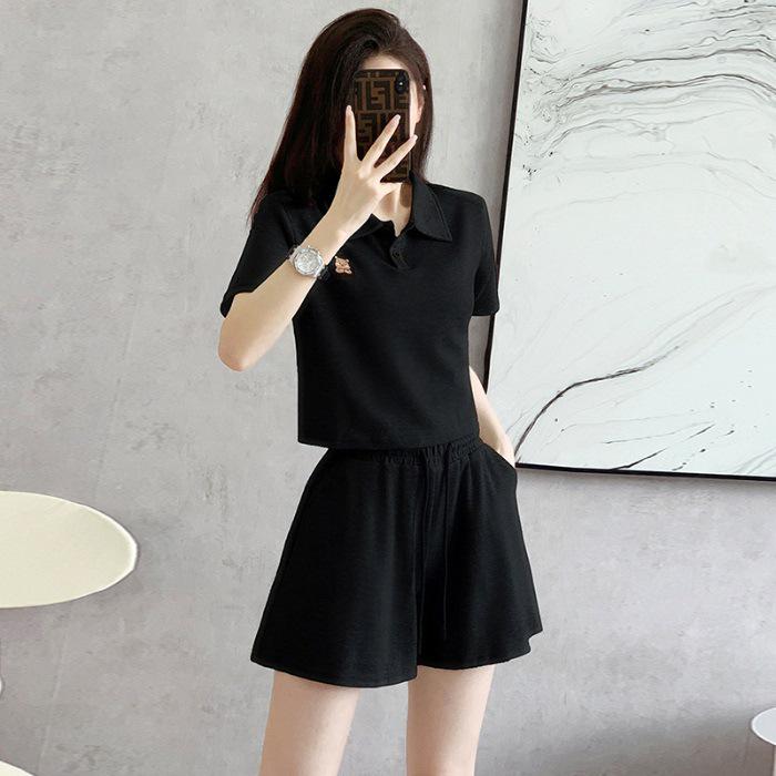 Women's Street-Style Summer Tracksuit with Loose, Age-Reducing Petites' Casual Shorts, Fashionable Two-Piece Set