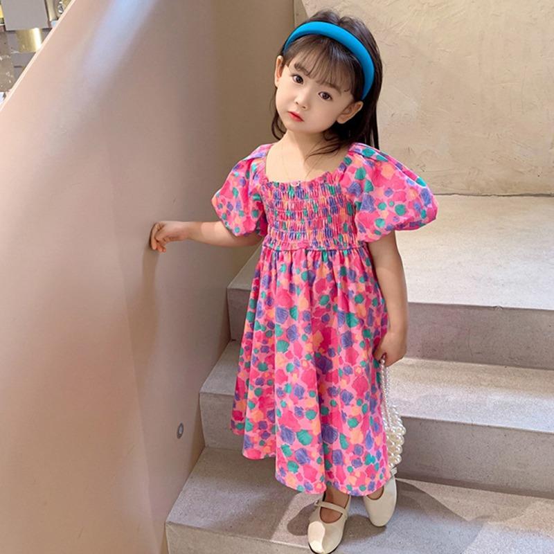 

Летнее платье с пышными рукавами и цветочным принтом на талии для девочек 11