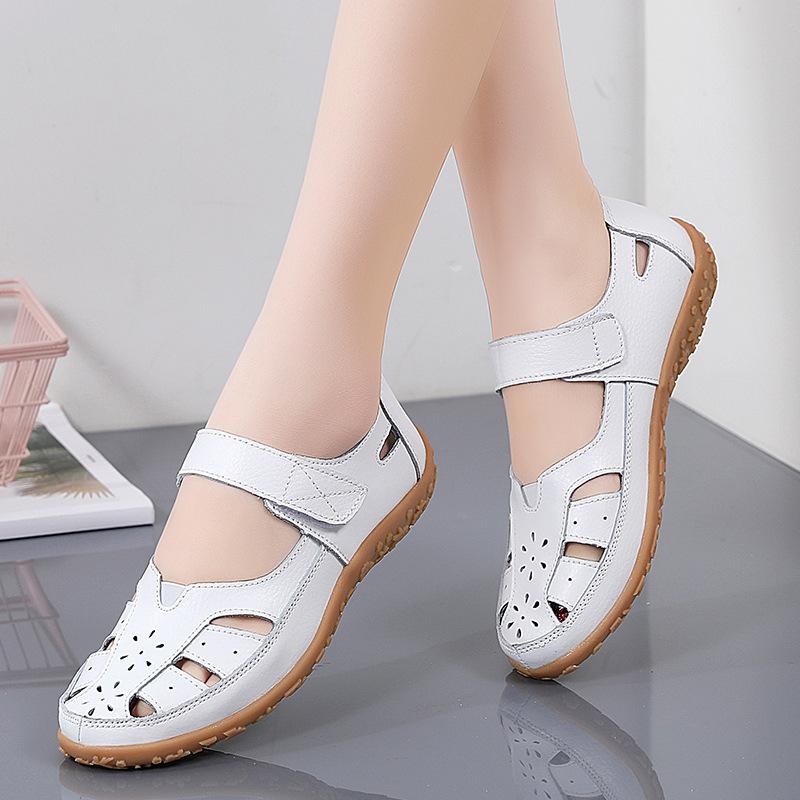 Сандалии большого размера для женщин на плоской подошве с полыми отверстиями нескользящие уличные сандалии из натуральной кожи с мягкой подошвой из коровьей жилы обувь для мамы 35 3466₽