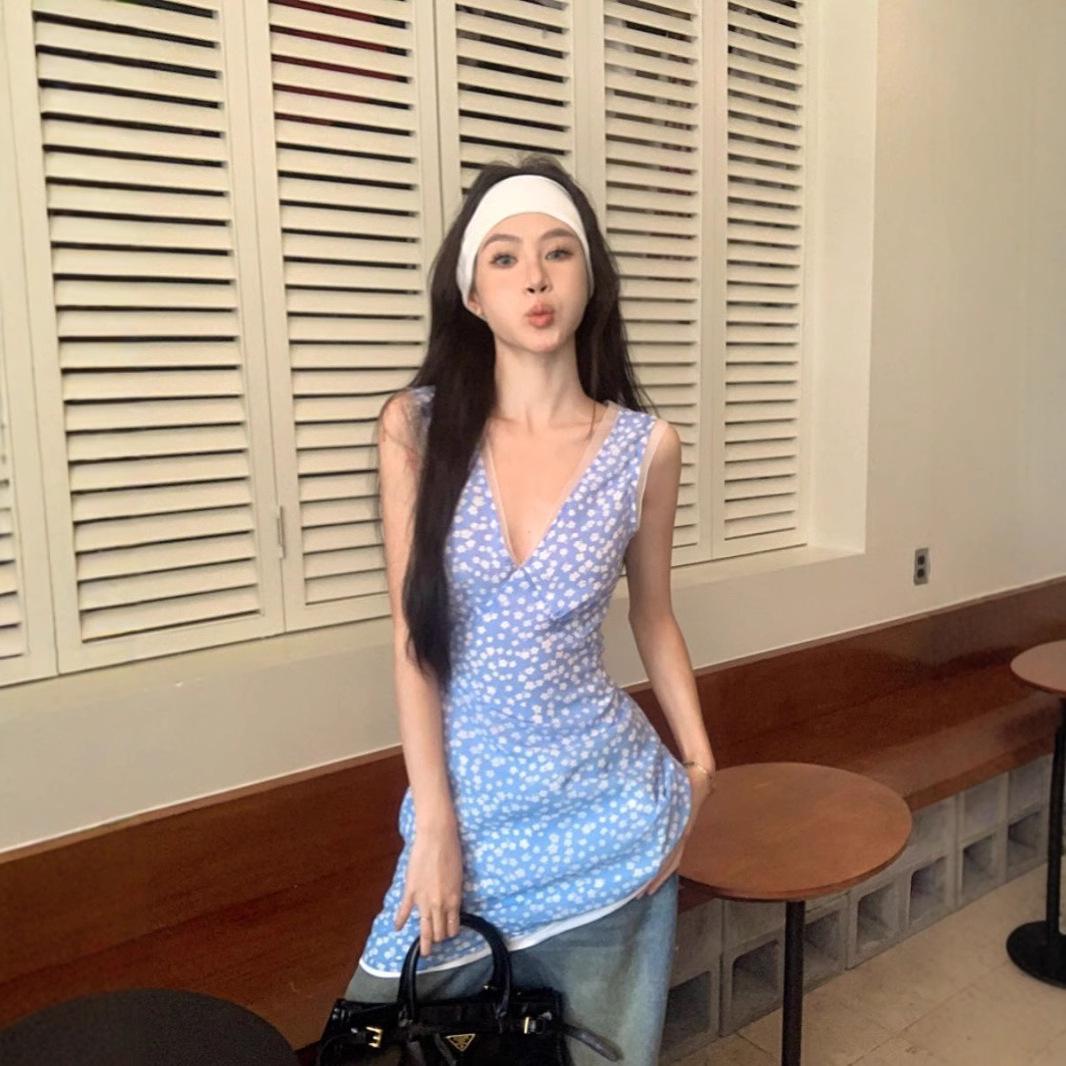 

Korean Floral V-Neck Sleeveless Summer Skirt Dress – Slim-Fit, Waist-Cinching Design for Women Extra Large