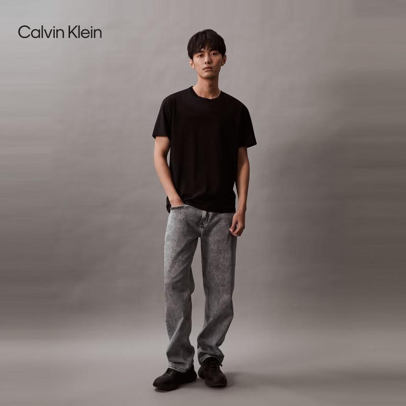 Calvin Klein Jeans Unisex Embossed Logo Crewneck T-Shirt L
