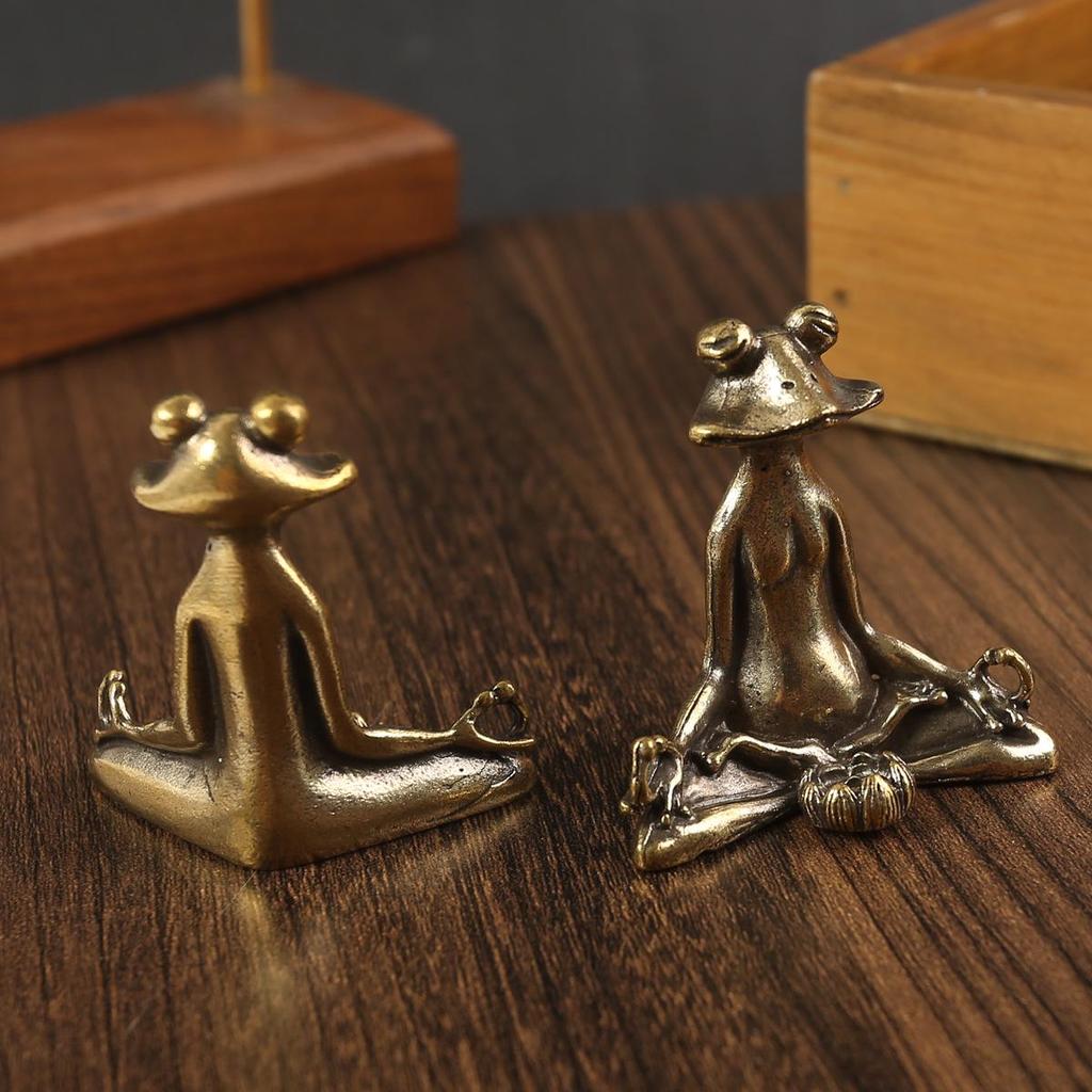 Creative Brass Frog Incense Holder: Solid Copper Desktop Ornament and Metal Handicraft
