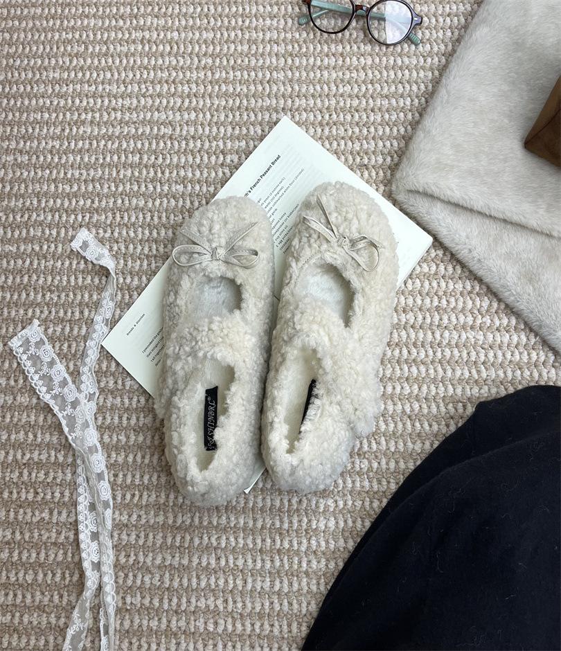 Xiaoxiangfeng aksamitne płaskie puszyste buty damskie na nowy sezon jesienno-zimowy 2025, retro okrągły nosek, wszechstronne, na miękkiej podeszwie, bawełniane buty Mary Jane