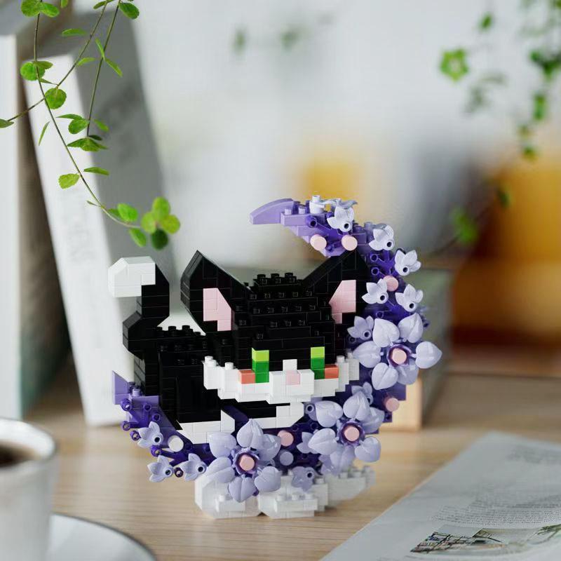 Compatible Leji Building Blocks: Pompompurin, Kuku Mi Flower Moon Cartoon Doll Ornaments