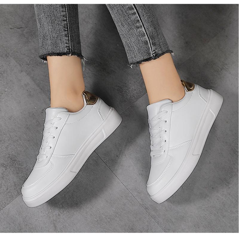 Nauji balti batai pavasariui ir rudeniui sportiniai batai minkštapadžiai riedlenčių batai moterims universalūs sportiniai ir laisvalaikio riedlenčių batai moterims