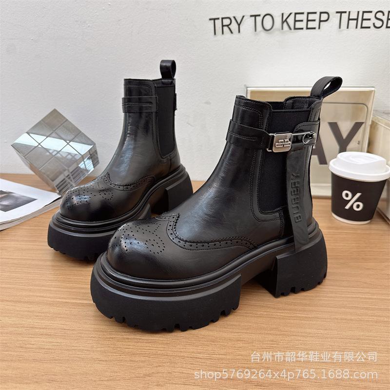 European Station Platform Sleeve Retro Thick Heel British Style Women's Boots 2025 Autumn and Winter New Velvet Heightening Martin Boots