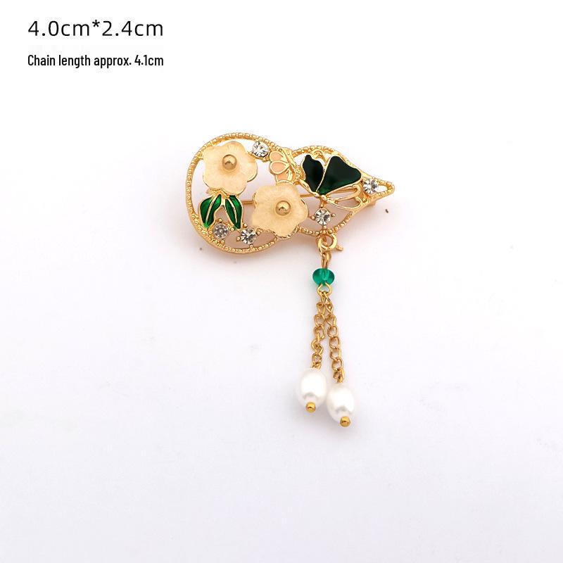 Chinesische Quastenbrosche mit Pipa, Ruyi, Fächer, Pfau, Wolken und Perle für Hanfu/Cheongsam