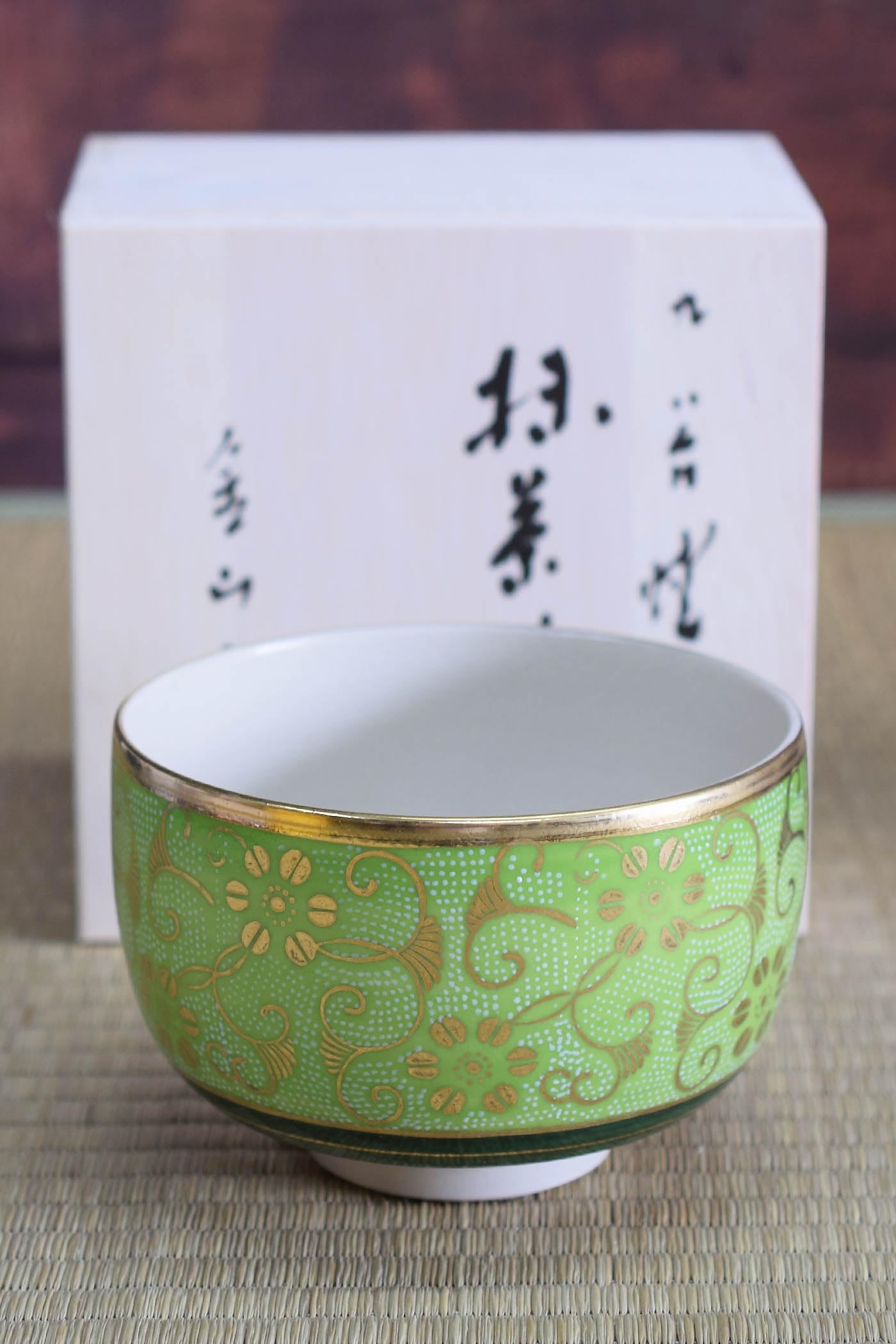 

Stylish ceramic matcha bowl from Waza no Kutani featuring the white grained tessen A premium brand for tea ceremony and tea Made in A great gift for