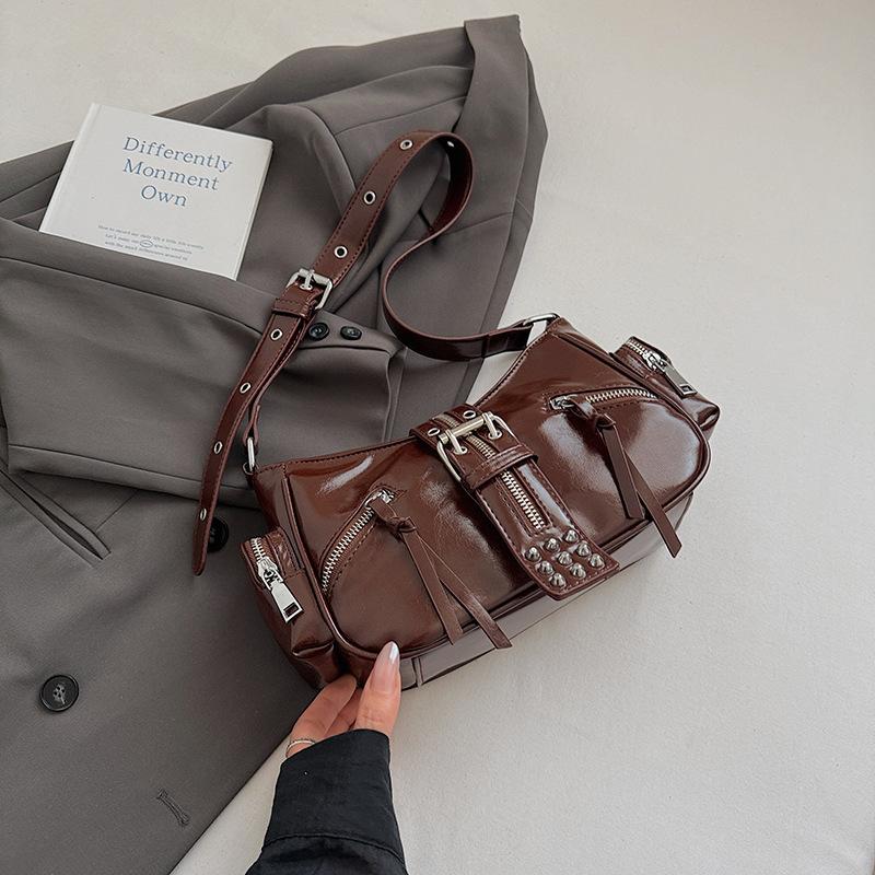 Retro sweet and cool hot girl armpit bag female 2025 autumn new high-value locomotive bag commuter shoulder handbag