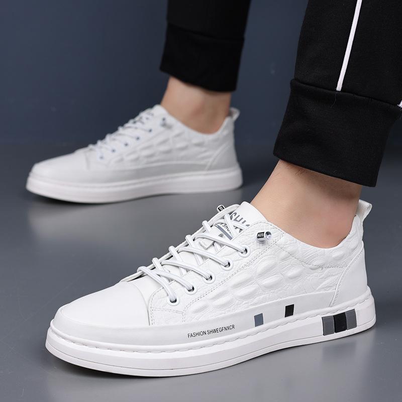 2025 summer breathable little white shoes white flat shoes soft-soled casual leather shoes trendy men's shoes 2025