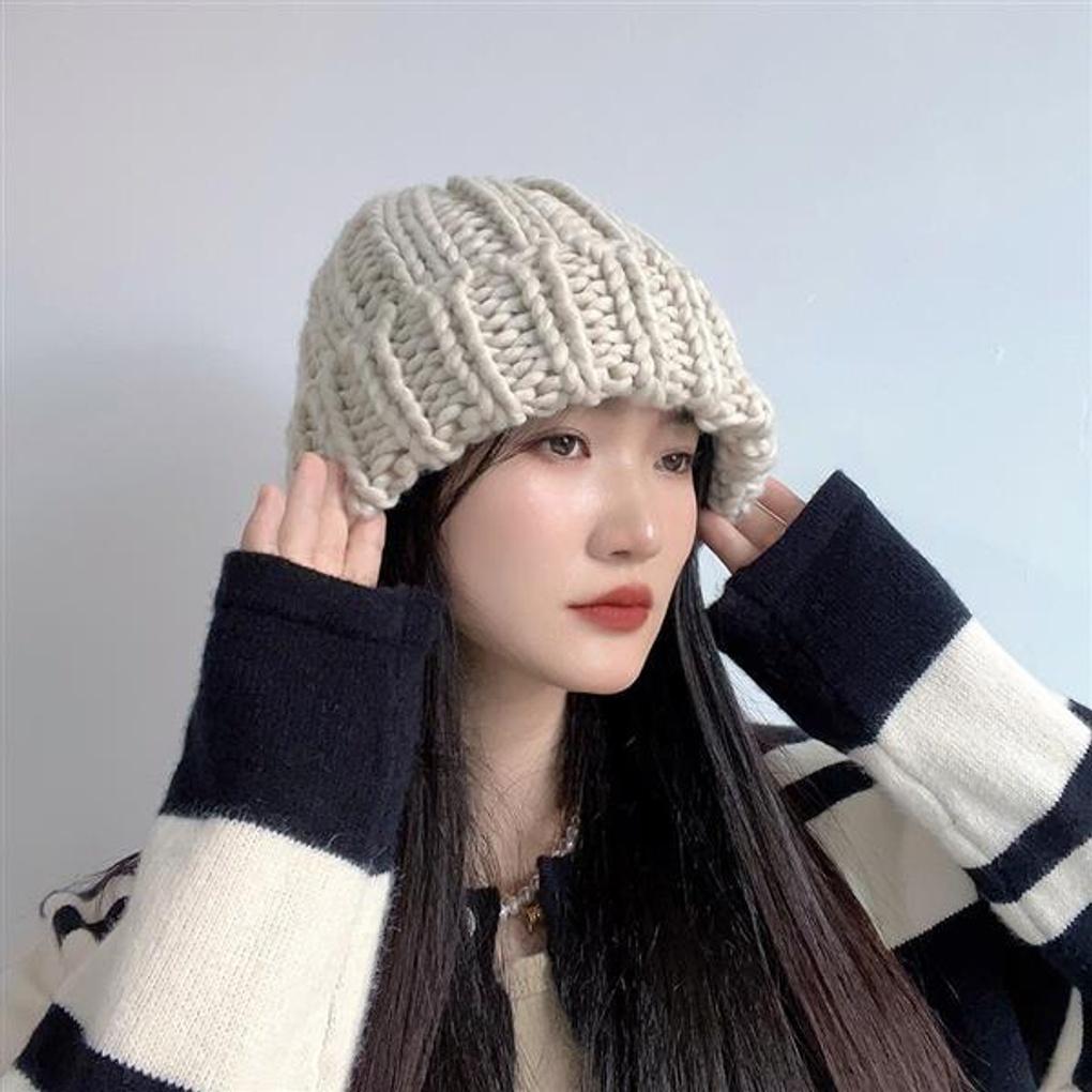 MI Twisted Knit Beanie (Beige)