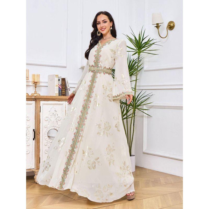 Magic Queen Middle East Indonesian Robe Female New Arrival Bronzing Embroider Lace Fashion Belt White Dress Dress
