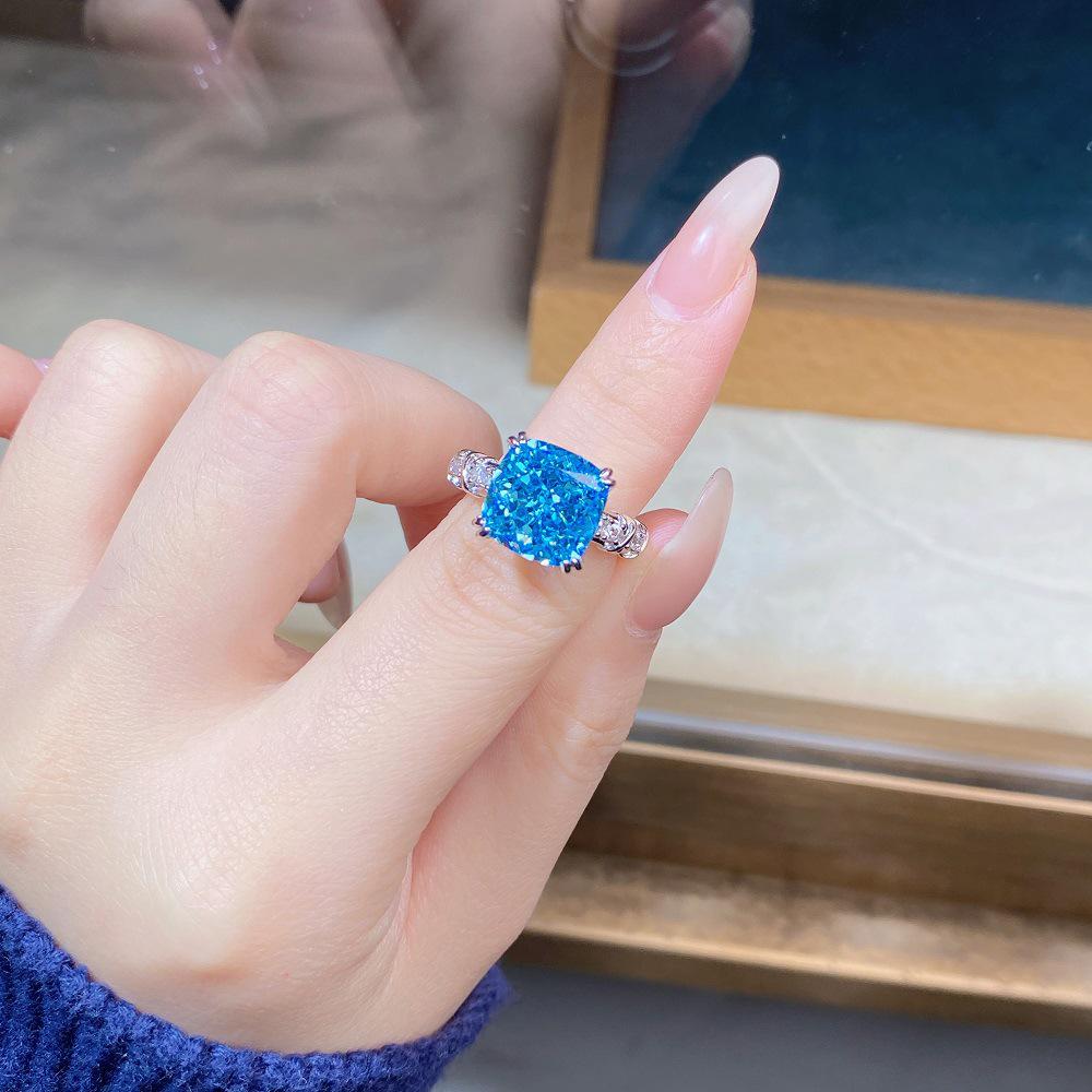 Exquisite S925 Silver Square Sugar High Carbon Diamond Women's Ring with Aquamarine Accent - Bold European/American Style.