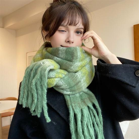 Women Scarf Plaid Pattern Cashmere Feel Plush Scarf with Tassel Decoration Travel Sweater Coat Accessory