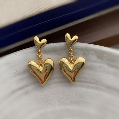 Premium Exquisite Love Three-Dimensional Gold-Plated Stud Earrings Sweetheart Retro Luxury Fashionable Peach Heart Temperament Versatile Earrings
