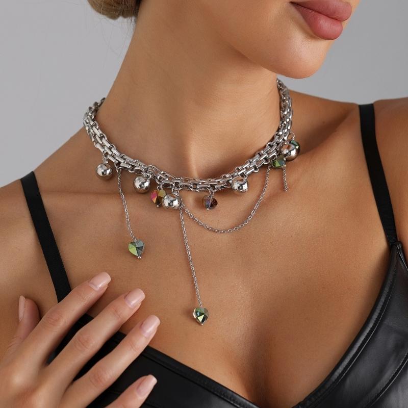 Unique Love Themed Alloy Necklace Versatile Accessory Clavicle Chain For Parties Dating Special Occasions