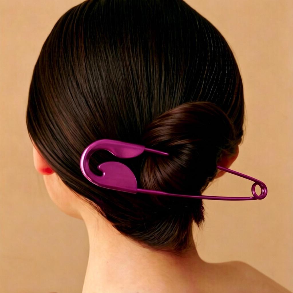 Stylish Large Silver Hair Brooch: Creative Metal Claw Clip for Thick Hair