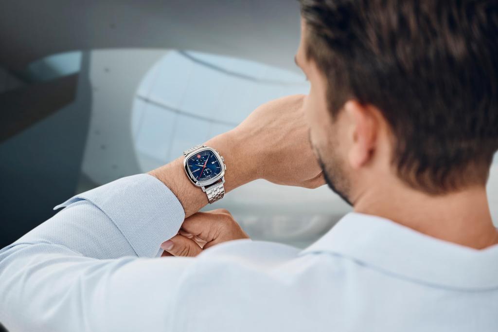 WENGER VINTAGE CLASSIC CHRONO Watch with Stainless Steel Case Blue Silver Stainless Steel Quartz 50m Water Gift Idea Men's (316L), Dial, Bracelet,