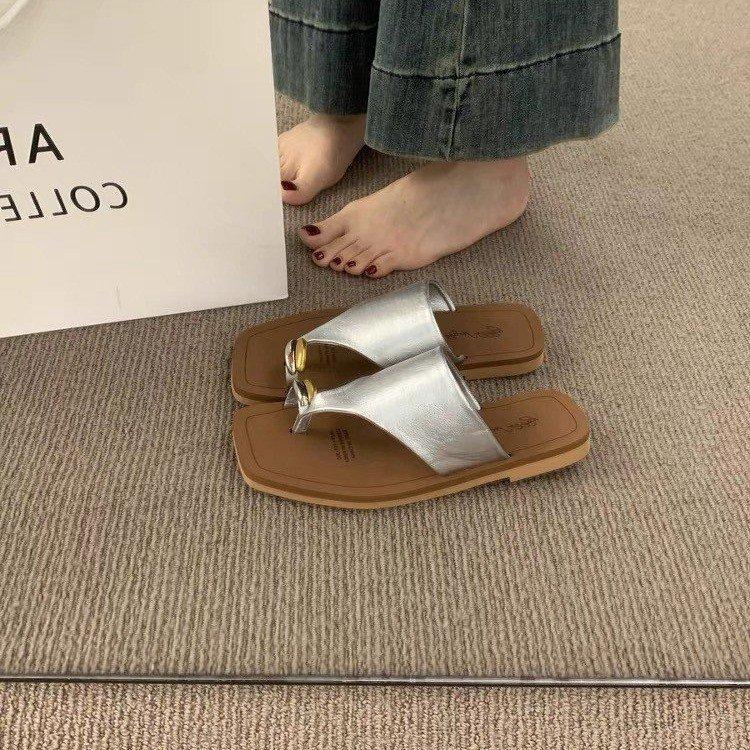 Fashion Casual Cover Toe Flat Slippers Women's Summer Wear 2025 New Seaside Vacation Beach Shoes Roman Cool Slippers