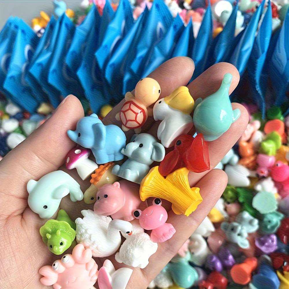 

40/70/90pcs mini resin animal and mushroom figurines set, wooden stake installation, no electricity or batteries required, for f (as the picture,40pcs)