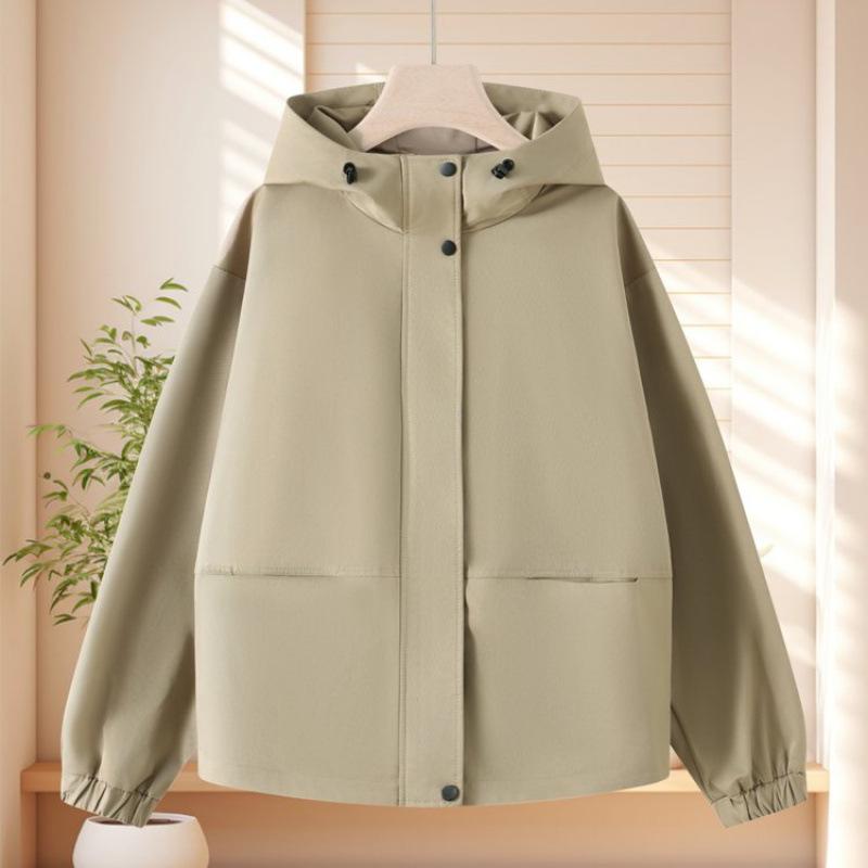 Stylish Spring Windbreaker for Middle-Aged Women - Lightweight, Fashionable, Large Size Jacket for Spring and Autumn