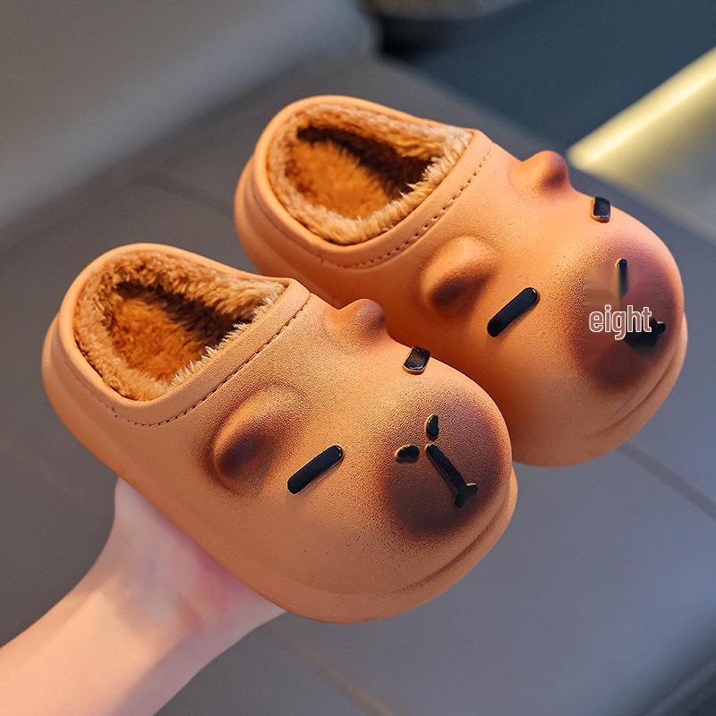 Dziecięce bawełniane kapcie antypoślizgowe Cang-Capybara: Urocze Zimowe Kapcie Indoor z Miękką Podeszwą i Zabawnym Wzorem Kupki