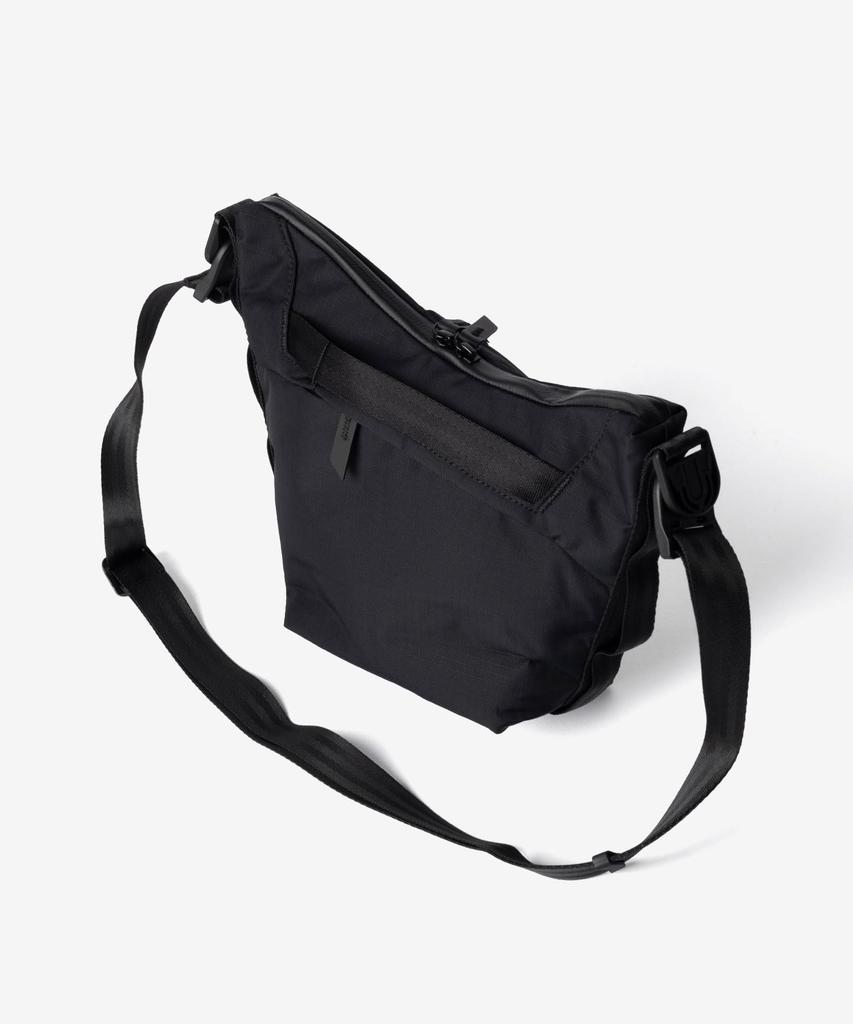 Shoulder Bag AD010710118 Flow Satchel Mini Black Axoflux 210D [Alpaca] - [Used]