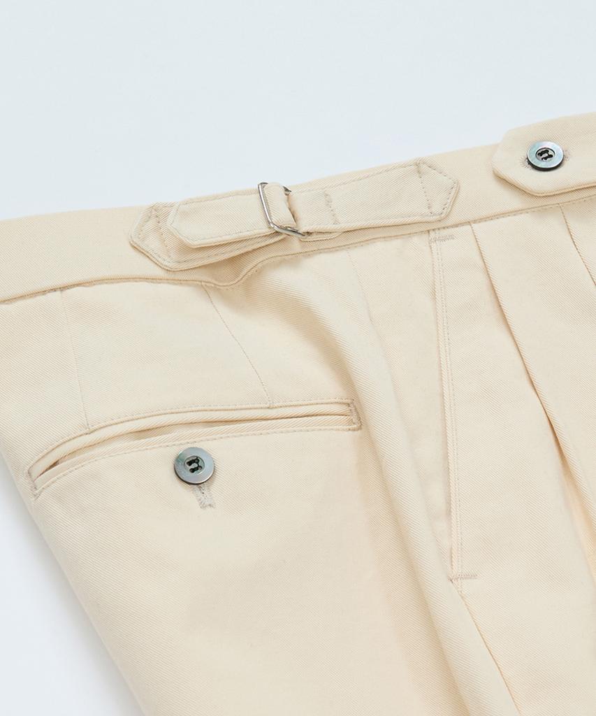 BELLIEF Cotton Adjust Double Pleats Relaxed Chino Pants (Ecru)