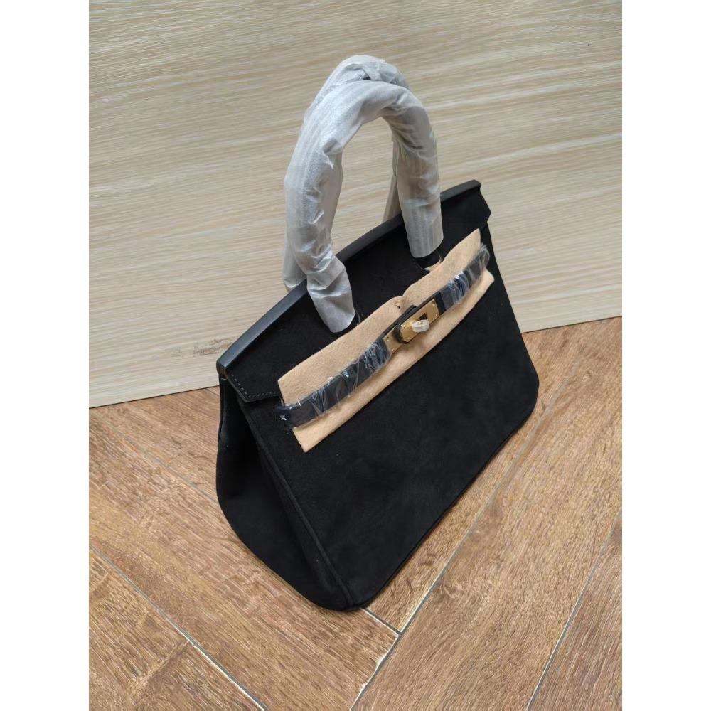 And Retro Metal Chain Womens High-Grade Real Leather Handbag Vintage Tassel Decoration Large Capacity Versatile Handheld Shoulder Bag