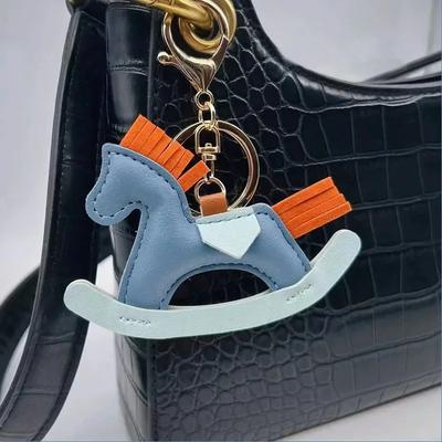 Damen Taschenanhänger Dekoration Cartoon Schaukelpferd aus Holz Damen Lederanhänger Taschenanhänger Schlüsselanhänger Süßes Taschenzubehör Geschenke