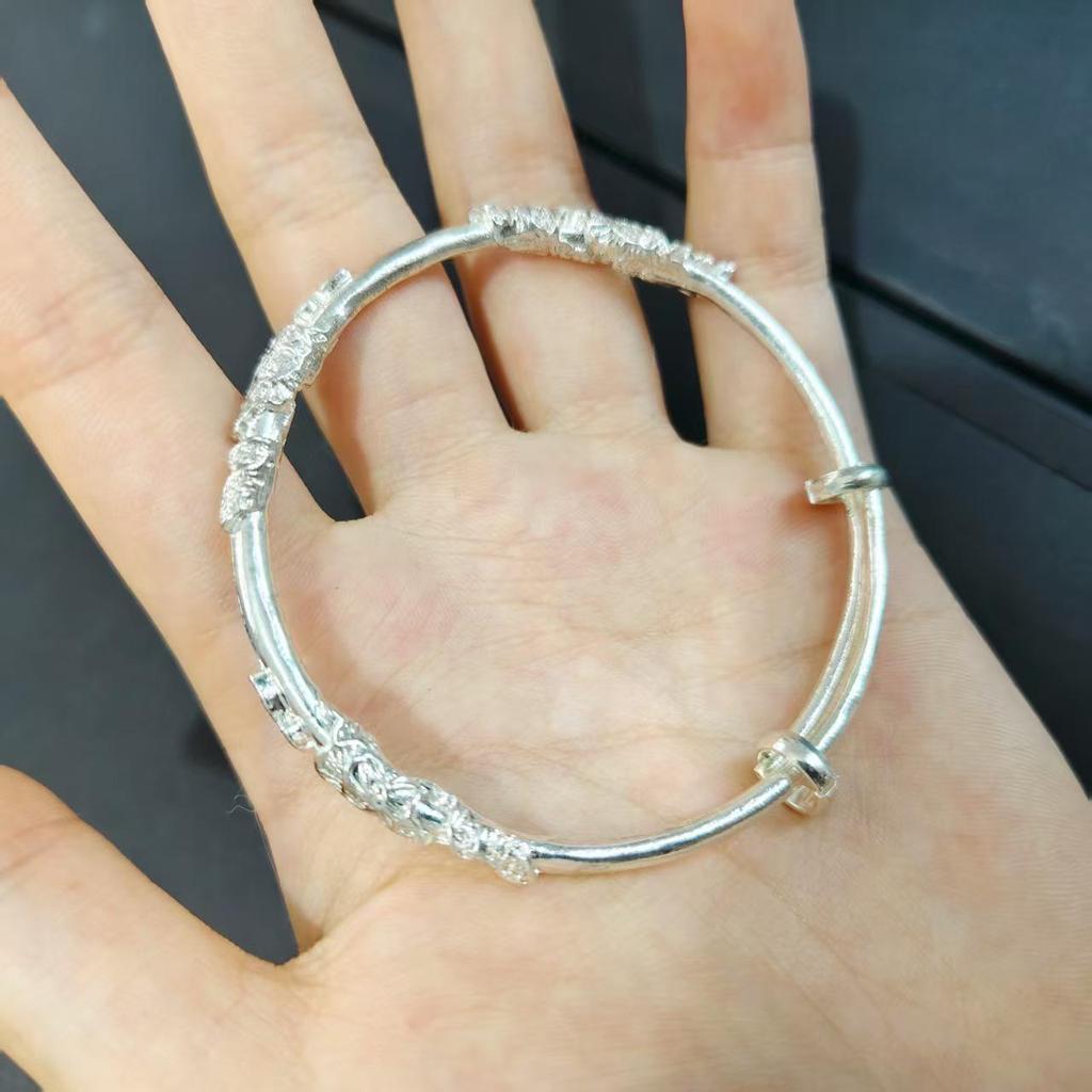 Solid Alloy Floral Push-Pull Bangle