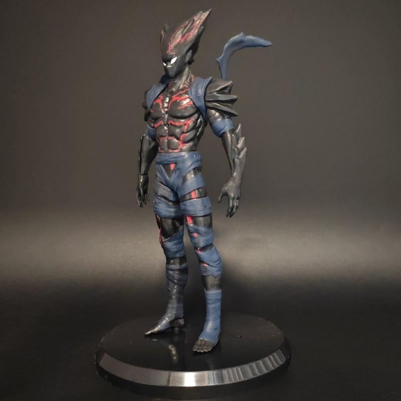 One Punch Man Cosmic Garou Anime Actionfigur Sammlerstatue Schreibtisch PC Gehäuse Dekoration Für Anime Fans Sammlung Display