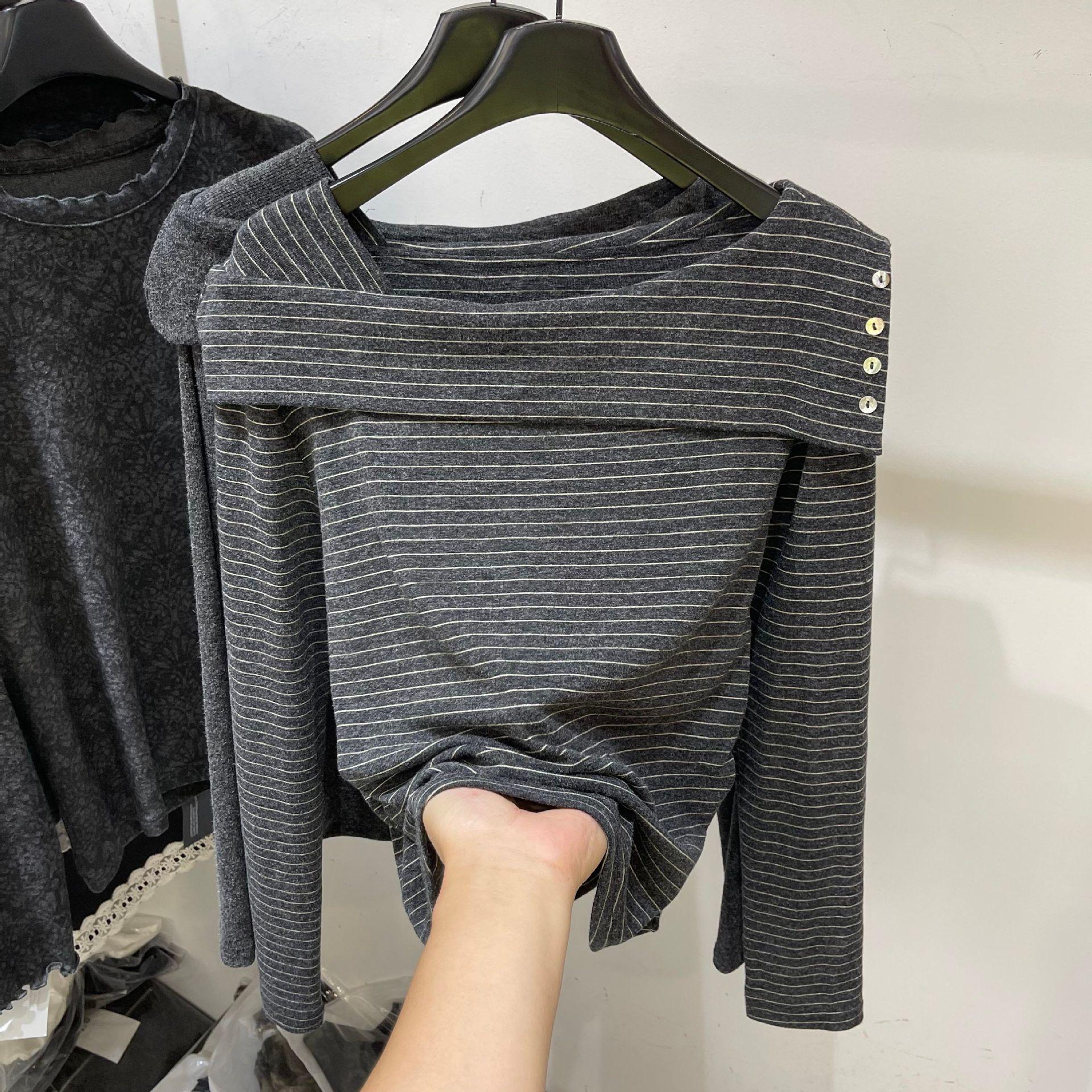 

2026 Autumn Asymmetrical One-Shoulder Striped Long-Sleeve Top for Women - Retro Style with Velvety Feel. XXL