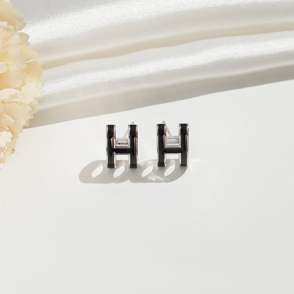 Minimalistische Stud Oorbellen met Letter H en Druipolie voor Dames Licht Luxe Mode Sieraden