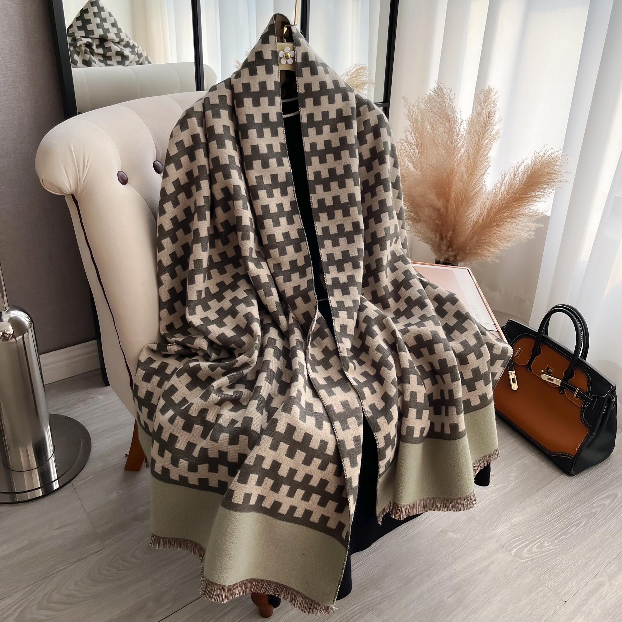 

Elegant Ladies Autumn & Winter Two-Sided Scarf Thick Warm Geometric Pattern Jacquard Shawl With Tassels, Perfect For Daily Use