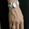 Špičkové módní doplňky pro podzim/zimu: Galvanizovaný náramek prsten - Lehký luxus, Niche design, Všestranný styl pro ženy