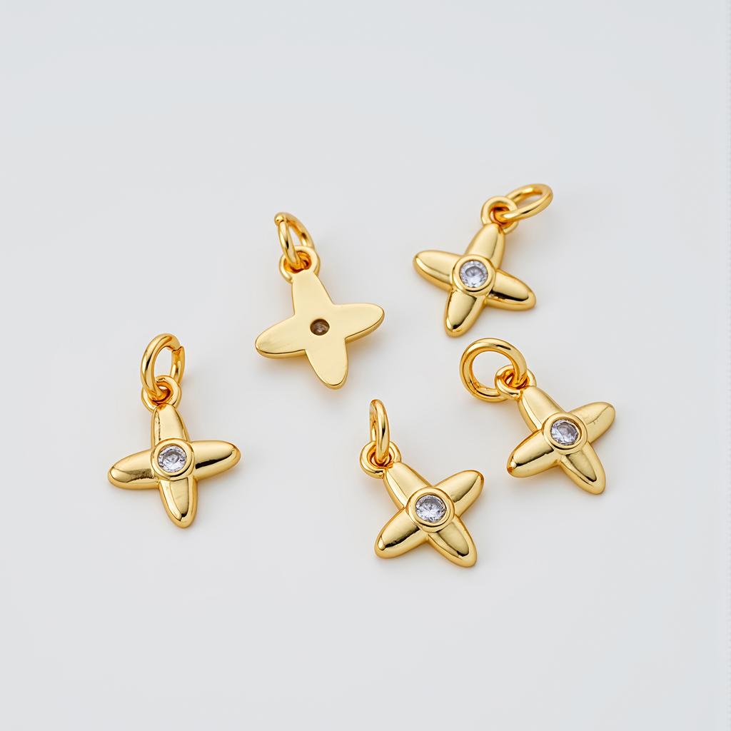 2 Stück 8,5*13mm 14/18K Goldfarbenbeschichtete Kreuz-Stern-Anhänger mit Zirkonia für DIY Armband Halskette Schmuckherstellung Zubehör