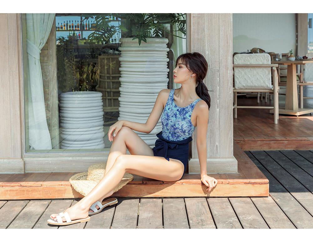 Floral Sexy Triangle One-Piece Swimsuit for Hot Spring and Seaside Vacation