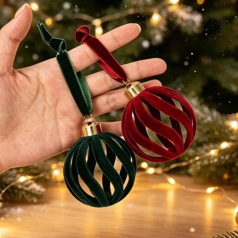 Christmas Flocked Hollowed-Out Ball Pendants Wedding Party Hanging Balls Twisted Spiral Sphere Decoration Prop for Window Table