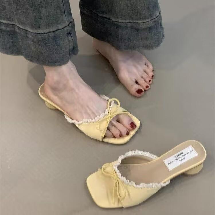 2026 New Woman Flops Platform Design Flat Base Slippers Women Trend Casual Non-slip Outdoor Slippers Fashion Bow Lace Slippers