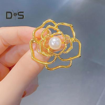 Kadın Broş Oymak Kamelya Sahte İnci kaymaz Aşınmaya dayanıklı Ceket Yaka Şapka Eşarp Dekorasyon Elbise Pin Konfeksiyon Takı