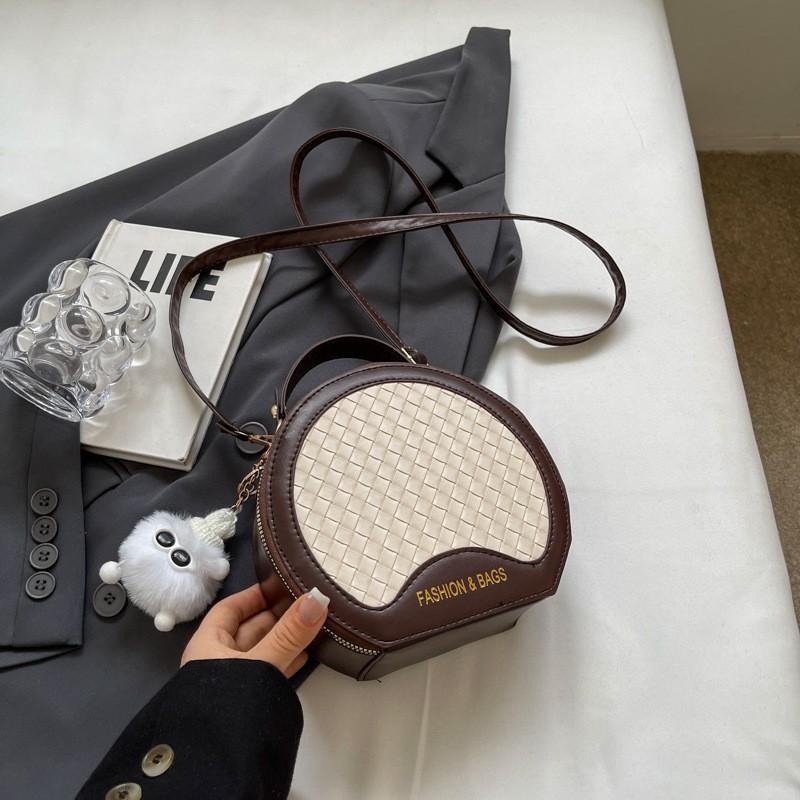 Premium texture small bag women 2025 new fashion niche messenger bag popular foreign style portable small round bag tide
