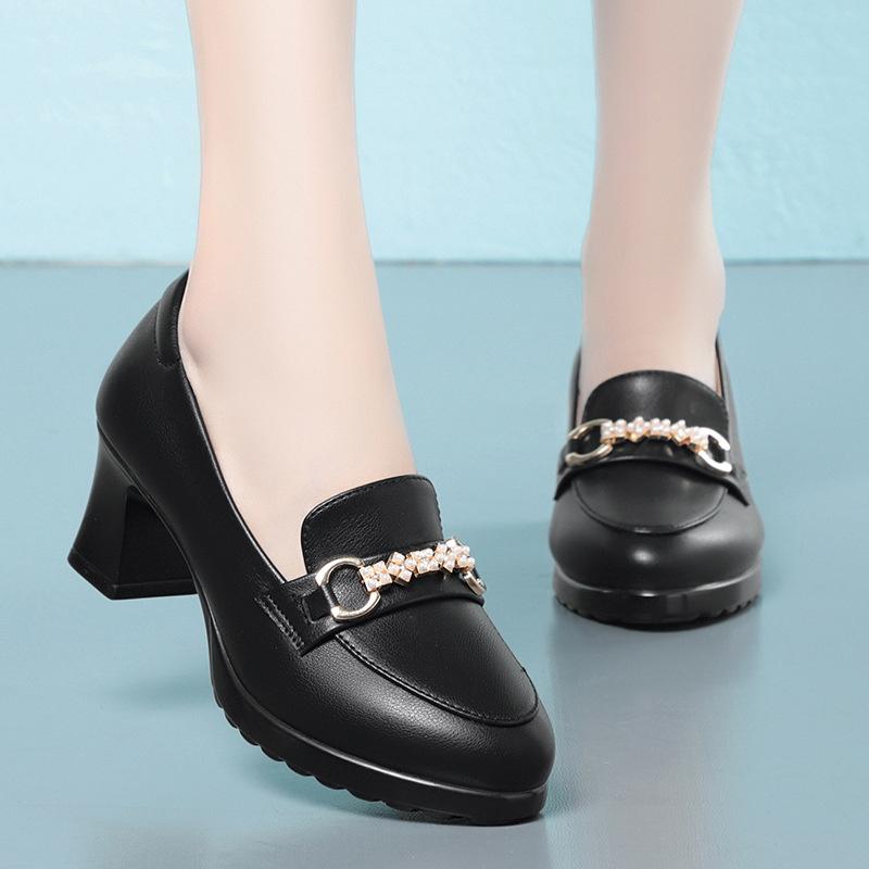 Printemps Nouveaux Talons Carrés Chaîne Métallique Escarpins Femmes Chaussures en Cuir Souple Mode Slip On Talon Épais Décontracté Chaussures Mary Jane