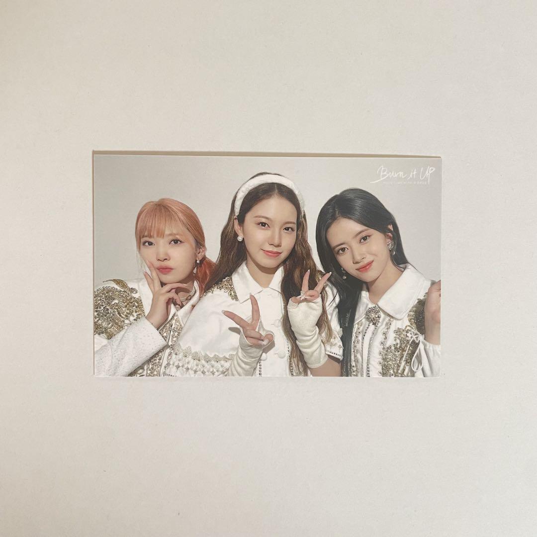 

[USED] NiziU unit trading cards