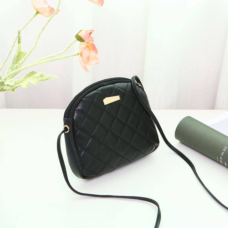 Embroidered Diamond One Shoulder Crossbody Women's Bag Trendy Fashion Saddle Bag One Piece