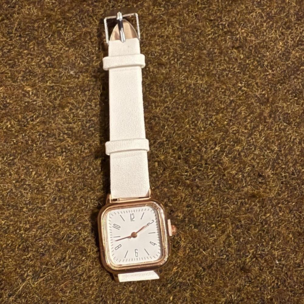 Lasmall Women's Leather Wristwatch: Simple, Daily Use Women's Watch Brown Color + Case Included