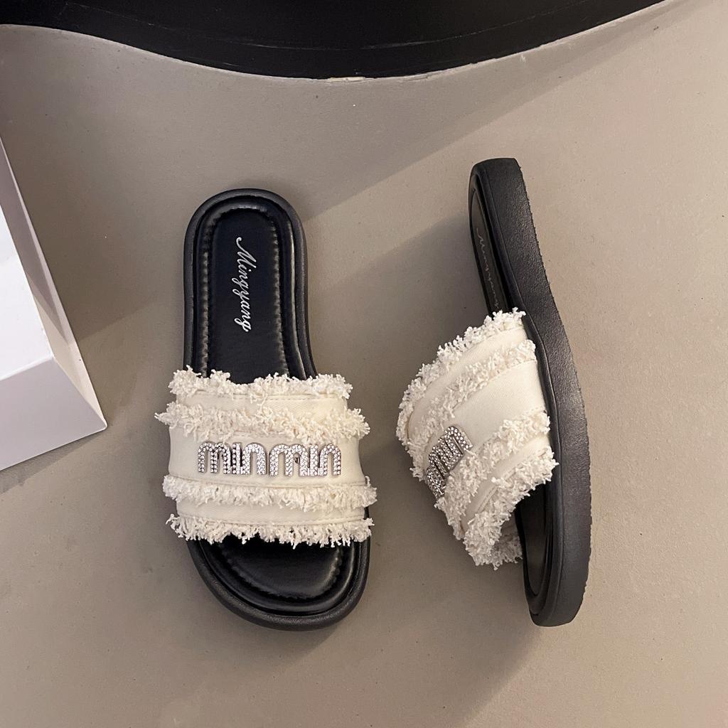 Beautiful small fragrant wind thick bottom cool slippers women's summer wear 2025 new models with skirts fashion Internet celebrity beach one-wo