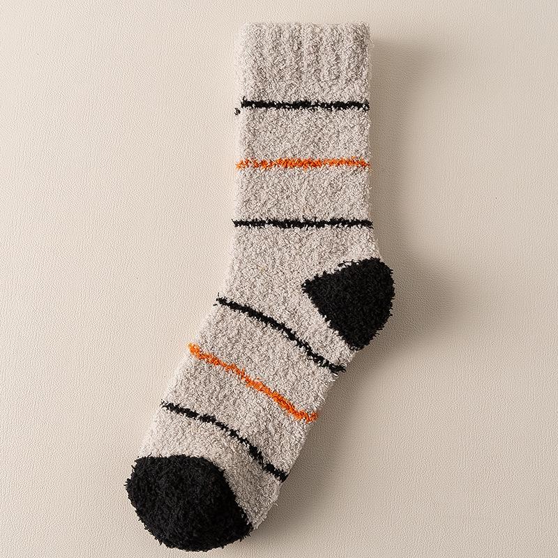 Men's Mid-Calf Coral Fleece Socks - Thickened, Velvet-Lined for Autumn/Winter; Ideal for Sleeping and Warm Floors.