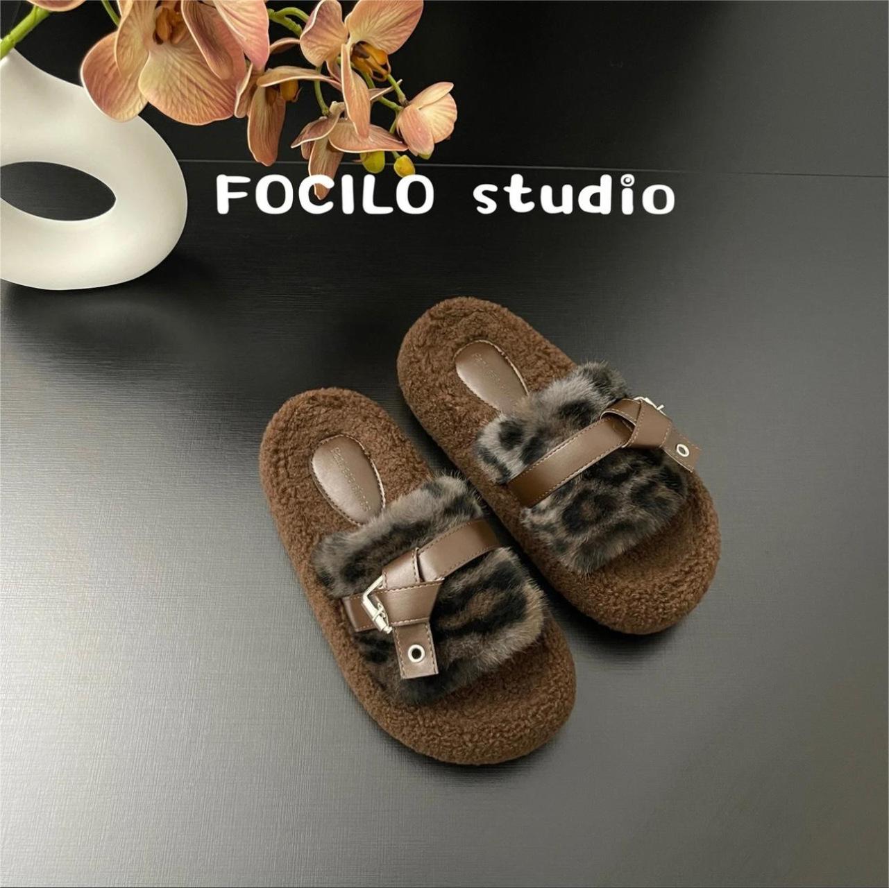 

Туфли Muffin на толстой подошве, женская обувь для улицы, новые нишевые леопардовые тапочки из хлопка, увеличивающие рост, универсальные, осень и зима 2024 г. 35 чёрный