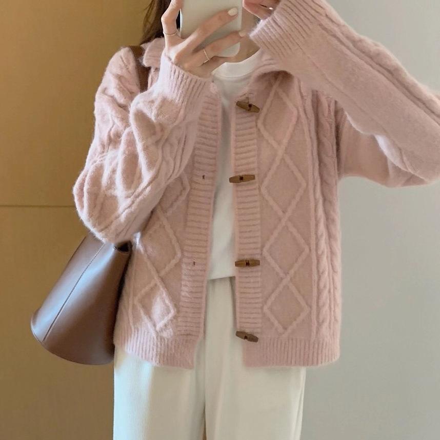 

Женский кардиган в корейском стиле ретро с кабельным узором - Осень/Зима 2025 Свободный крой One Size [80-130] розовый